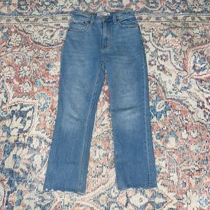 Abercrombie & Fitch The Ankle Straight Ultra High Rise Jeans SZ 23/000 Short EUC